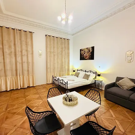 Zitna Downtown Vendégház 3*