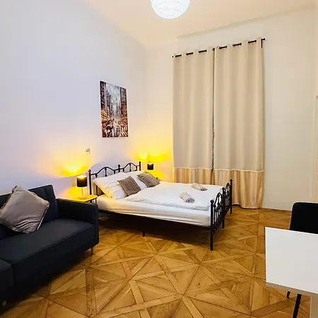 Zitna Downtown Vendégház 3*